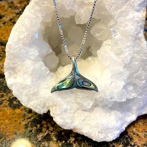 Sterling Silver Abalone Whale Tail Sterling Silver Box Chain. Retail 176.00 NWT